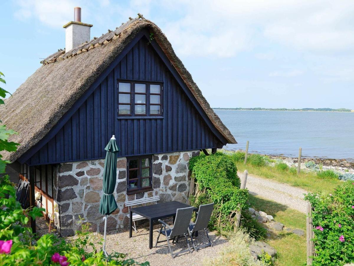 4 Person Holiday Home In Mesinge Exterior photo